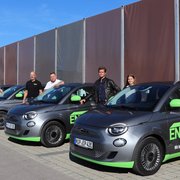 ENERPIPE E-Autos mit Mitarbeitenden