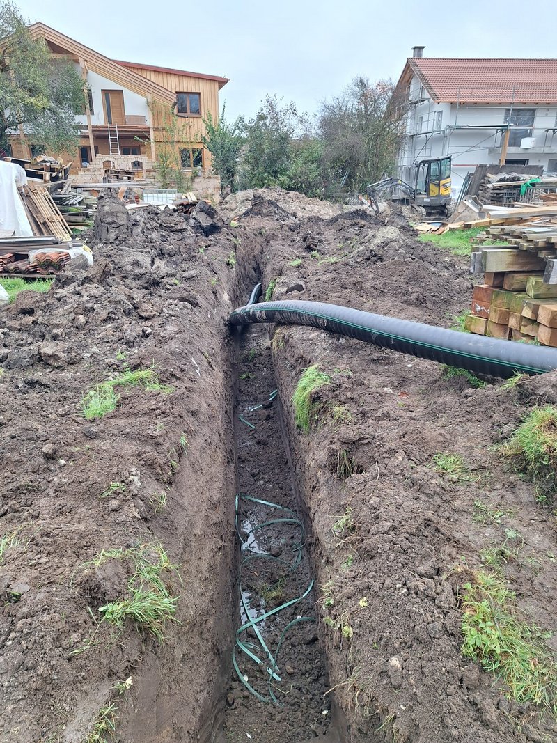 Rohrgraben bei Nahwärmenetz in Ginsham von ENERPPIPE